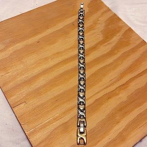 🍒 BOGO 🍒 70’s Retired X & O/ HEART Silver & Gold AVON Tennis Bracelet